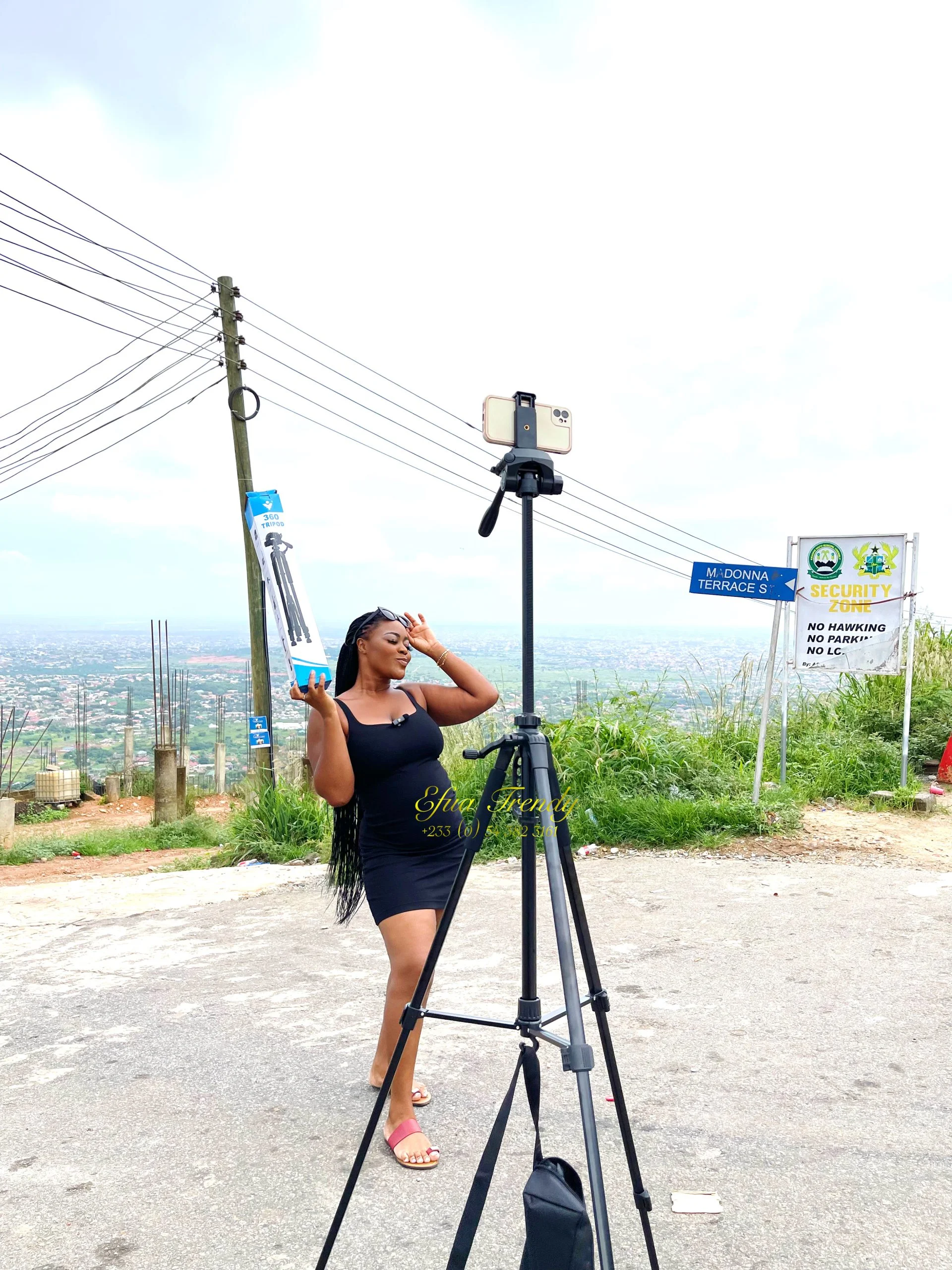 Efua Trendy Tripod
