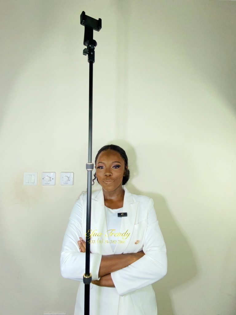 Efua trendy selfie stick